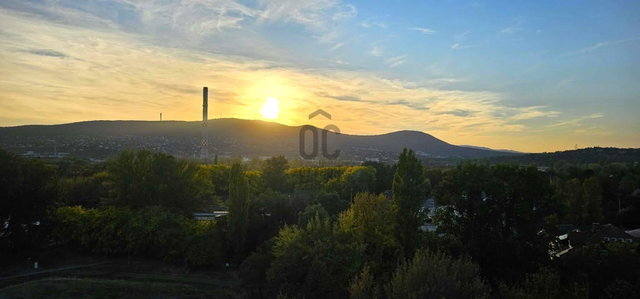 Eladó panellakás, Budapesten, III. kerületben 67.9 M Ft, 2 szobás
