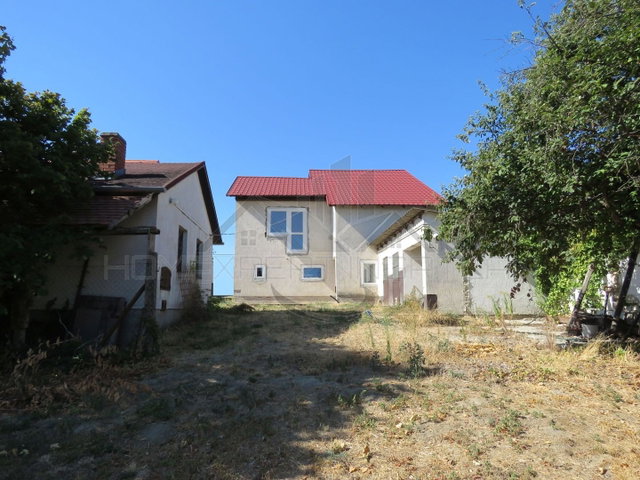 Eladó családi ház, Győrött 98.5 M Ft, 5 szobás