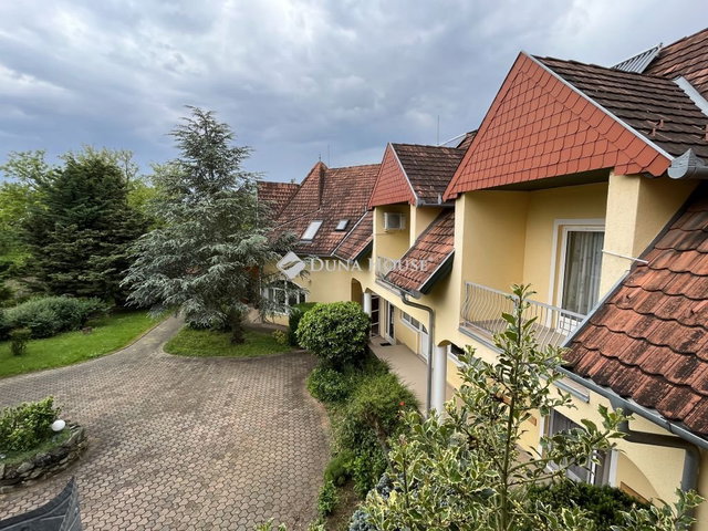 Eladó üzlethelyiség, Cserszegtomajon 274.733 M Ft