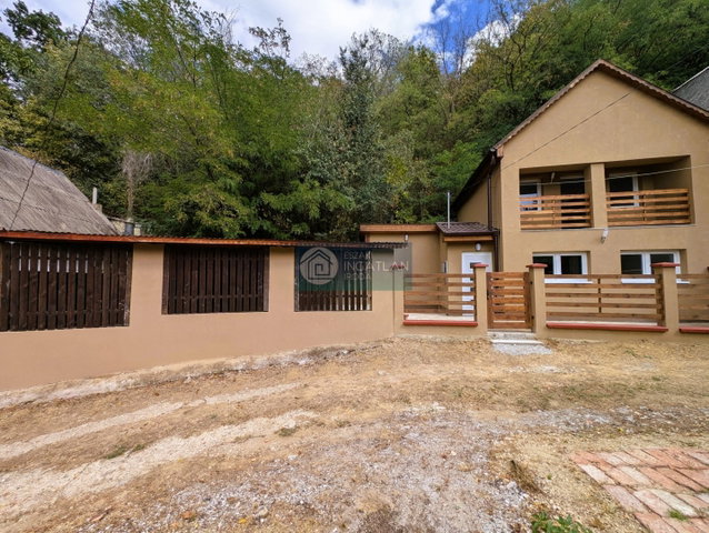 Eladó nyaraló, Kazincbarcikán 32 M Ft, 1 szobás