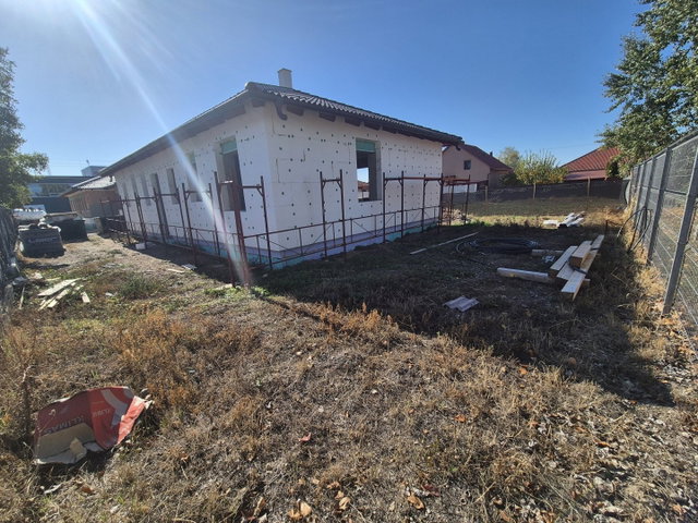 Eladó családi ház, Székesfehérvárott 119 M Ft, 1+3 szobás