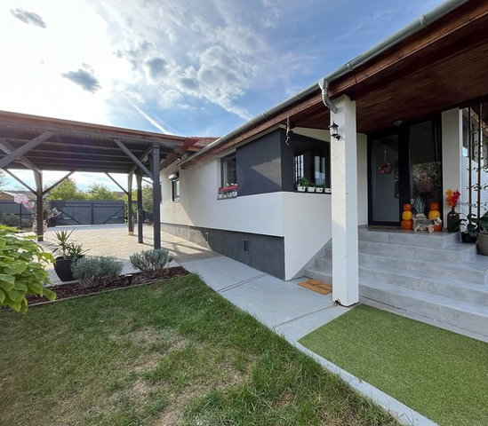 Eladó családi ház, Balatonkeresztúron 95 M Ft, 3 szobás