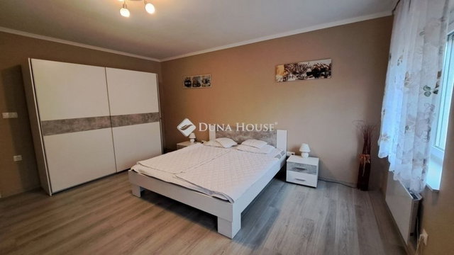 Eladó családi ház, Villányban 46 M Ft, 3 szobás
