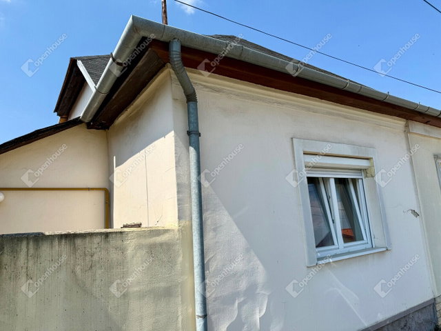 Eladó ikerház, Tatabányán 40.99 M Ft, 2 szobás