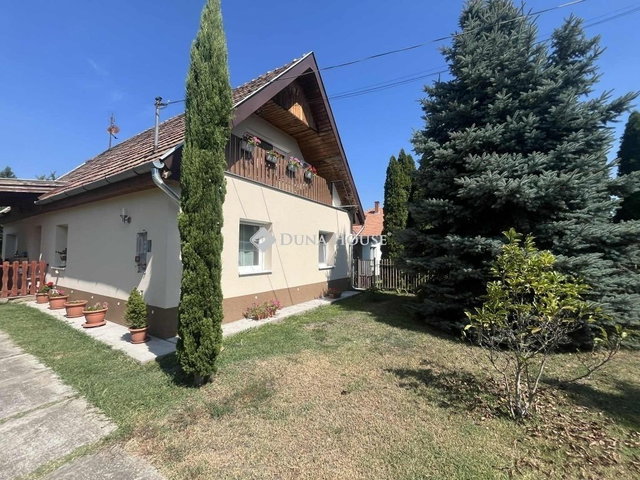 Eladó családi ház, Tökölön 105 M Ft, 5 szobás