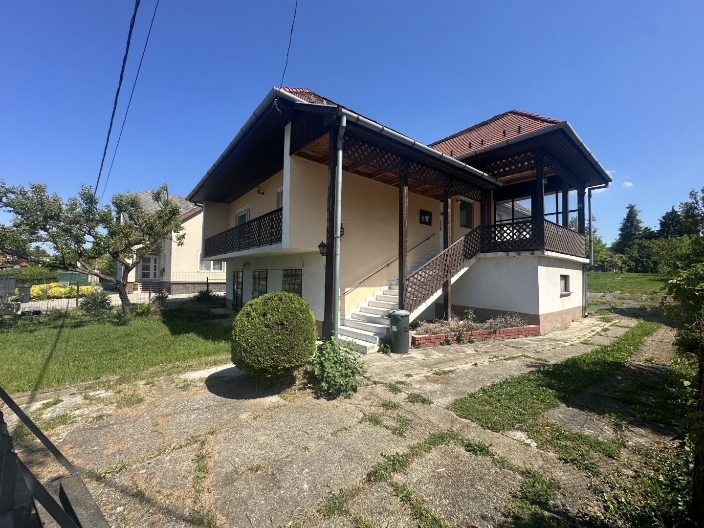 8 bed · 180m² · 99.900.000 ft