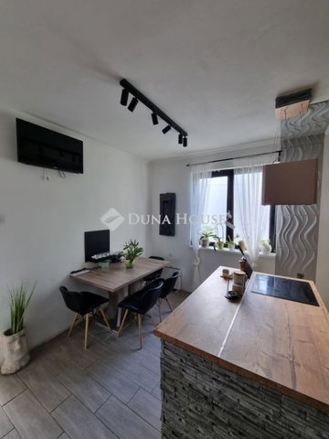 Eladó családi ház, Budaörsön 170 M Ft, 3 szobás