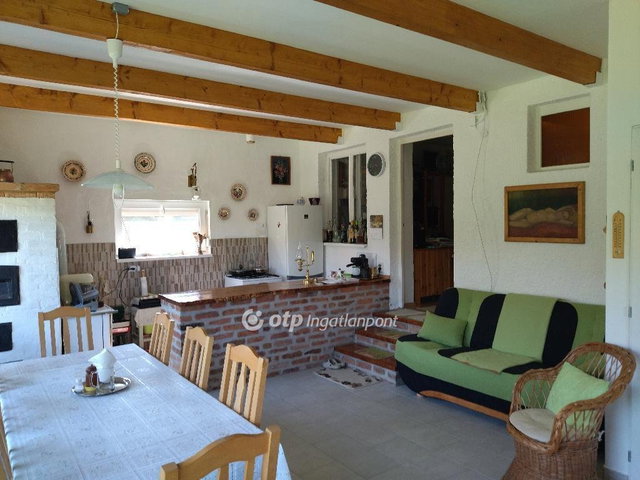 Eladó családi ház, Kisfaludon 86.5 M Ft, 2 szobás