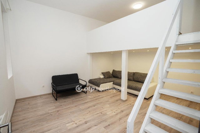 Eladó téglalakás, Budapesten, VI. kerületben 94.9 M Ft, 2 szobás