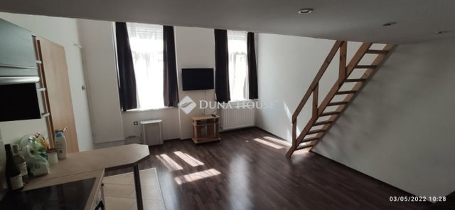 Eladó téglalakás, Budapesten, VI. kerületben 84.9 M Ft, 2 szobás