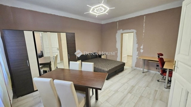 Eladó családi ház, Budapesten, XVIII. kerületben 99.9 M Ft