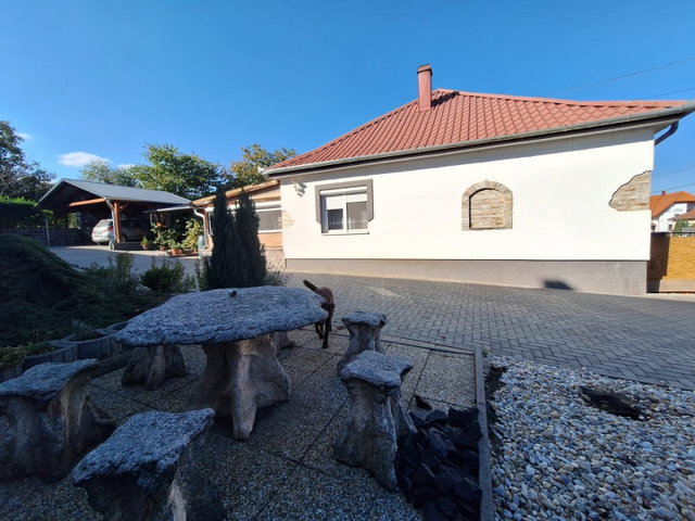 Eladó családi ház, Zalaapátin 65 M Ft, 2 szobás