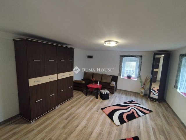 Eladó sorház, Vértesszőlősön, Szabadság telepen 27.99 M Ft