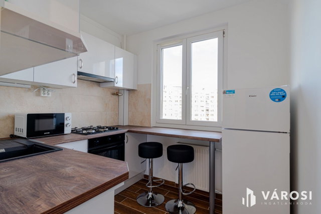 Kiadó panellakás, albérlet, Szegeden 200 E Ft / hó, 3 szobás