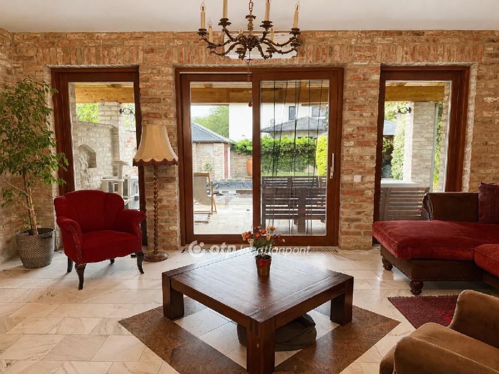 5 bed · 168m² · 149.000.000 ft