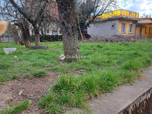 Eladó telek, Veszprémben 120 M Ft / költözzbe.hu