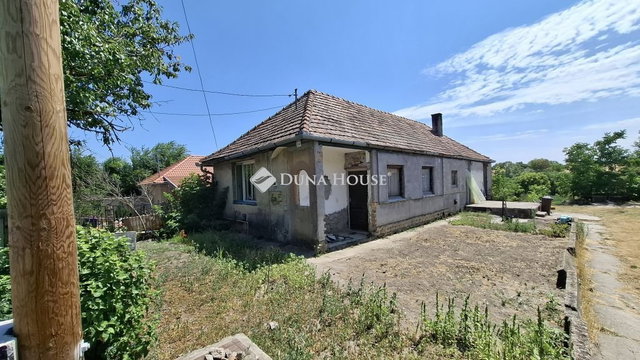 Eladó családi ház, Nagykarácsonyon 23.5 M Ft, 3 szobás