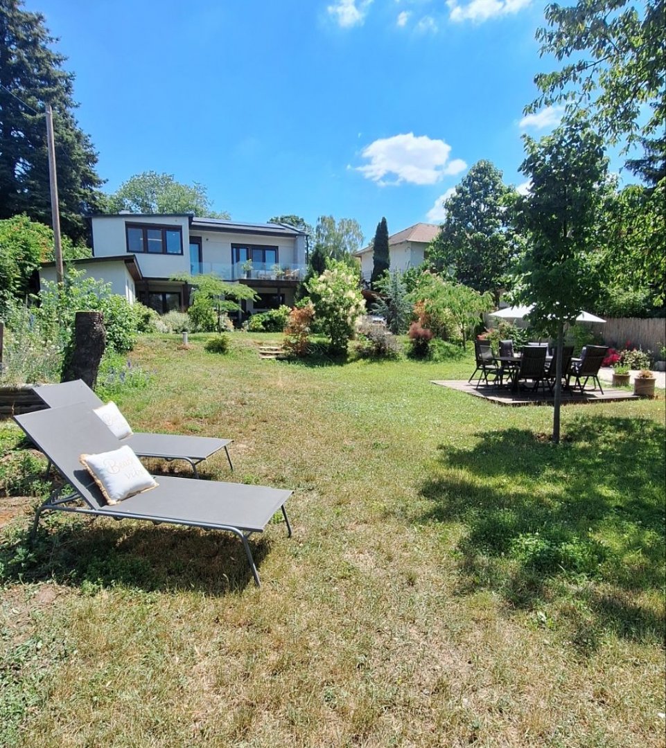 6 bed · 180m² · 219.000.000 ft