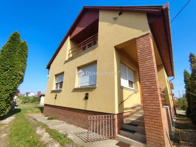 Eladó családi ház, Alsónémediben 74.9 M Ft, 5 szobás
