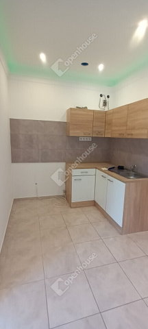 Eladó téglalakás, Mosonmagyaróváron 34.5 M Ft, 1 szobás