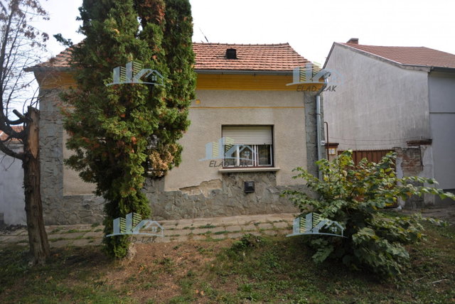 Eladó családi ház, Szombathelyen 32.5 M Ft, 2 szobás