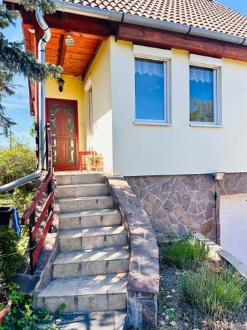 Eladó családi ház, Szentendrén 86 M Ft, 4 szobás