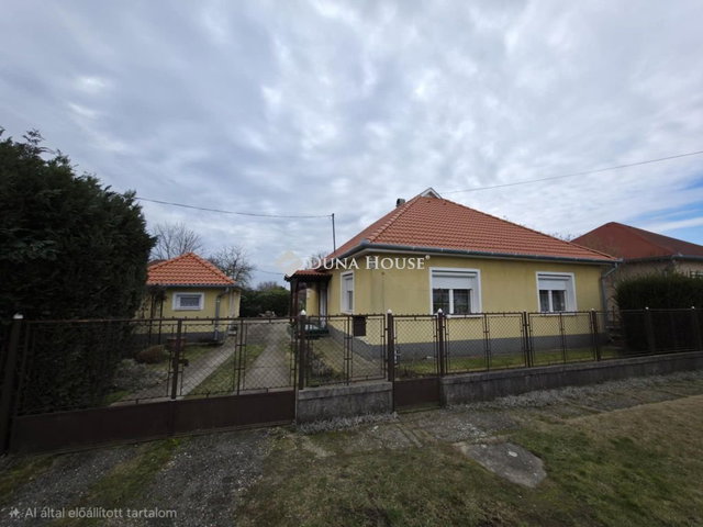 Eladó családi ház, Ercsiben 65 M Ft, 4 szobás
