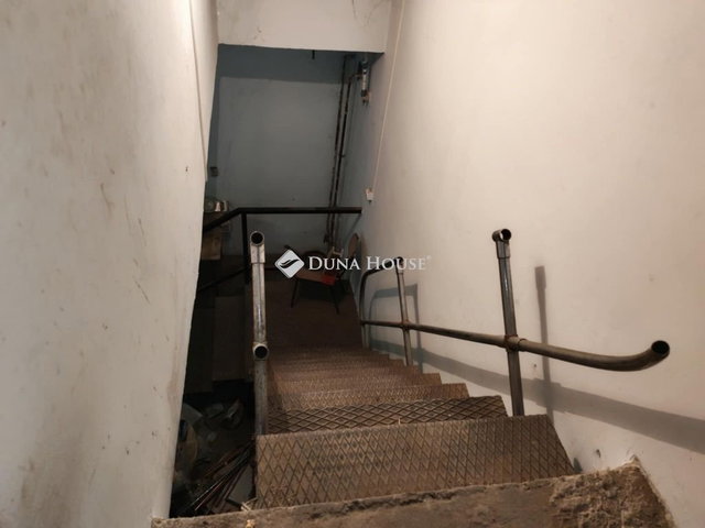 Eladó családi ház, Galgahévízen 135 M Ft, 26 szobás