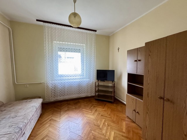 Eladó családi ház, Keszthelyen 170 M Ft, 6 szobás