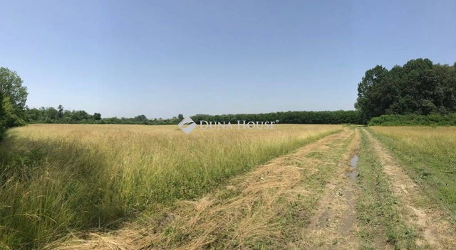 Eladó telek, Harkányban, Siklósi úton 60 M Ft