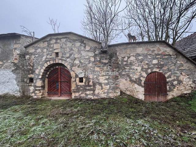 Eladó mezogazdasagi ingatlan, Perbálon 7.5 M Ft