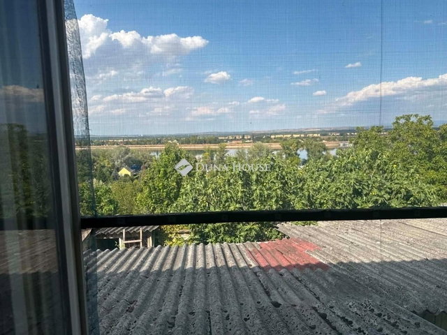 Eladó családi ház, Lábatlanon 38 M Ft, 2 szobás
