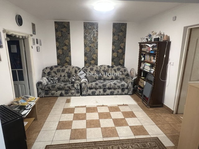 Eladó családi ház, Nagykarácsonyon 34.9 M Ft, 3 szobás
