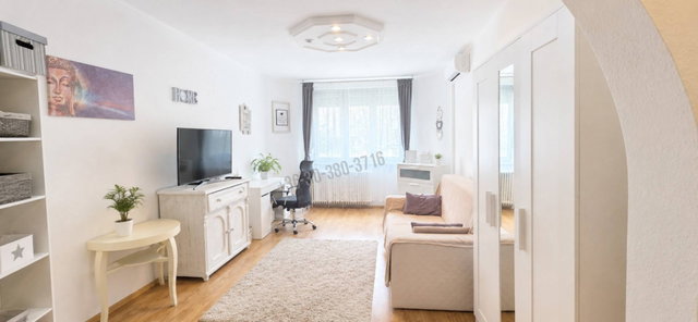 Eladó panellakás, Dunaújvárosban 33.9 M Ft, 2 szobás
