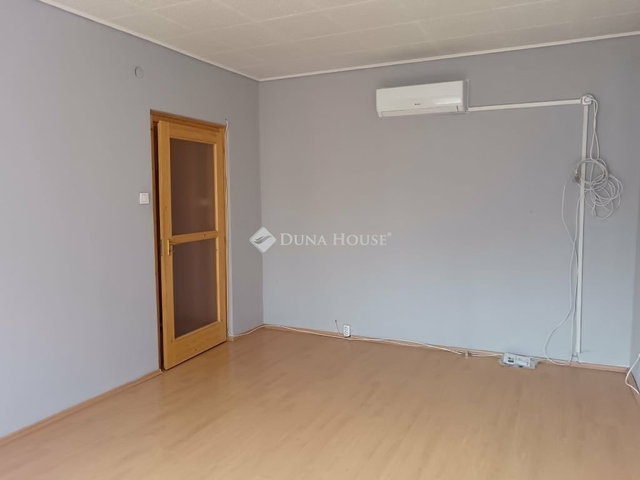 Eladó panellakás, Dorogon 43 M Ft, 2 szobás