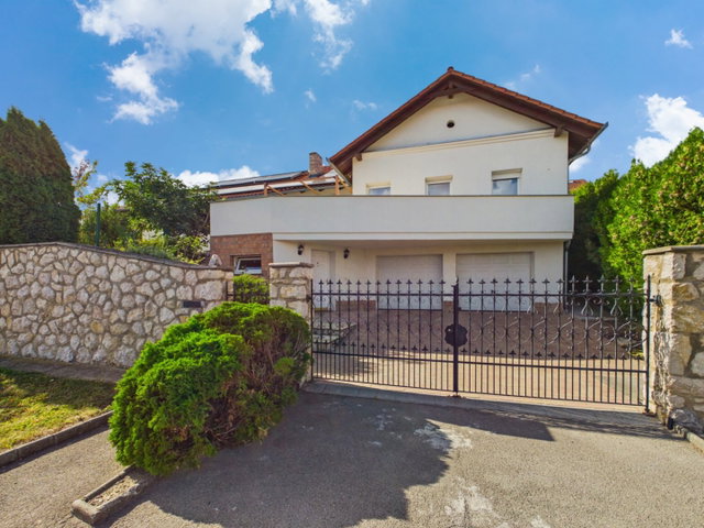 Eladó családi ház, Pécsváradon 146 M Ft, 4+2 szobás