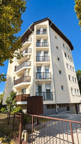 Eladó téglalakás, Siófokon 85 M Ft, 4 szobás