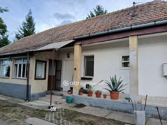 Eladó családi ház, Apcon 19.9 M Ft, 3 szobás