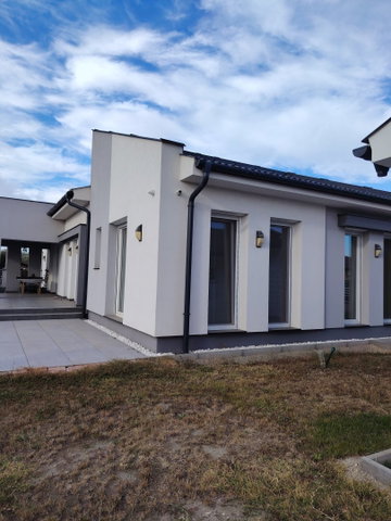Eladó családi ház, Szegeden 215 M Ft, 4 szobás