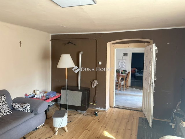 Eladó családi ház, Velencén 47.9 M Ft, 2 szobás
