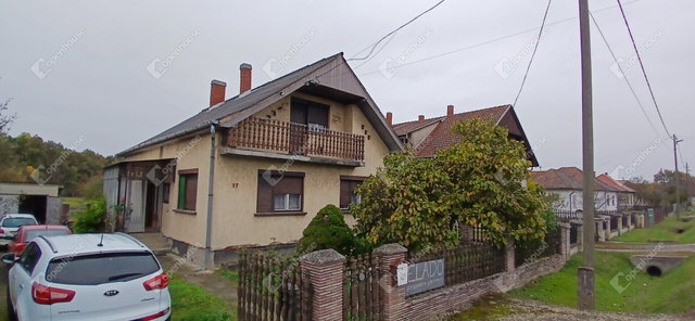 Eladó családi ház, Lentiben 32.9 M Ft, 6 szobás