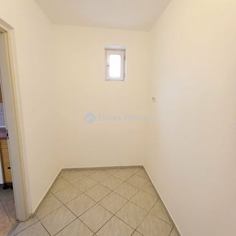 Eladó családi ház, Sándorfalván 110 M Ft, 4 szobás