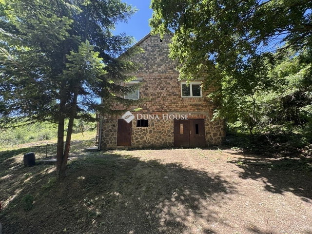 Eladó családi ház, Pécsváradon 23.5 M Ft, 3 szobás