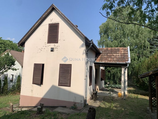 Eladó családi ház, Szolnokon 49.9 M Ft, 3 szobás