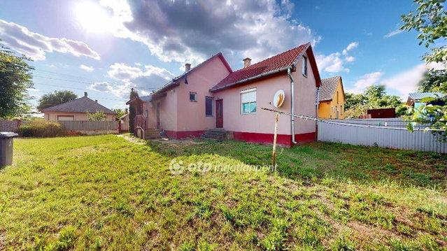 Eladó családi ház, Geszteréden 14.8 M Ft, 3 szobás