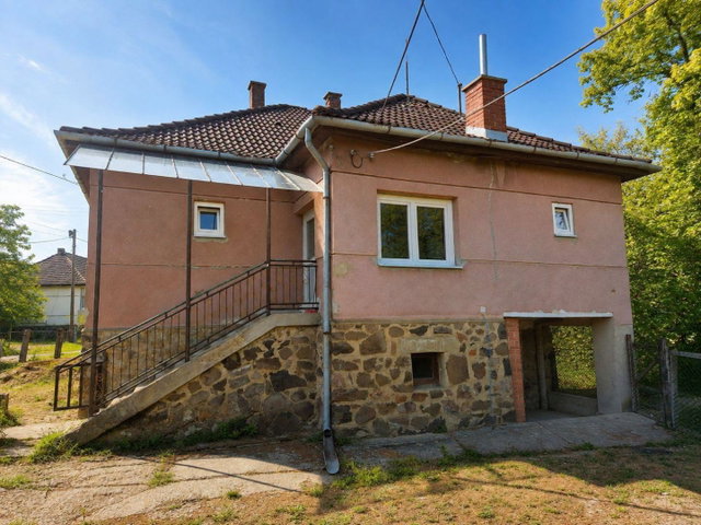 Eladó családi ház, Dorogházán 23.5 M Ft, 3 szobás