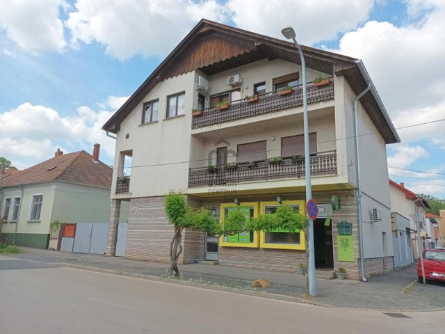 Eladó családi ház, Zalaegerszegen 128 M Ft, 8 szobás