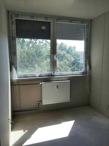 Eladó téglalakás, Gyöngyösön 30.3 M Ft, 3 szobás