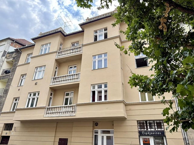 Eladó téglalakás, Budapesten, II. kerületben 52 M Ft, 1 szobás