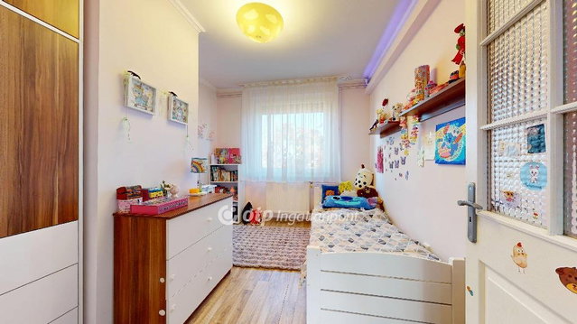 Eladó panellakás, Miskolcon 64 M Ft, 4 szobás